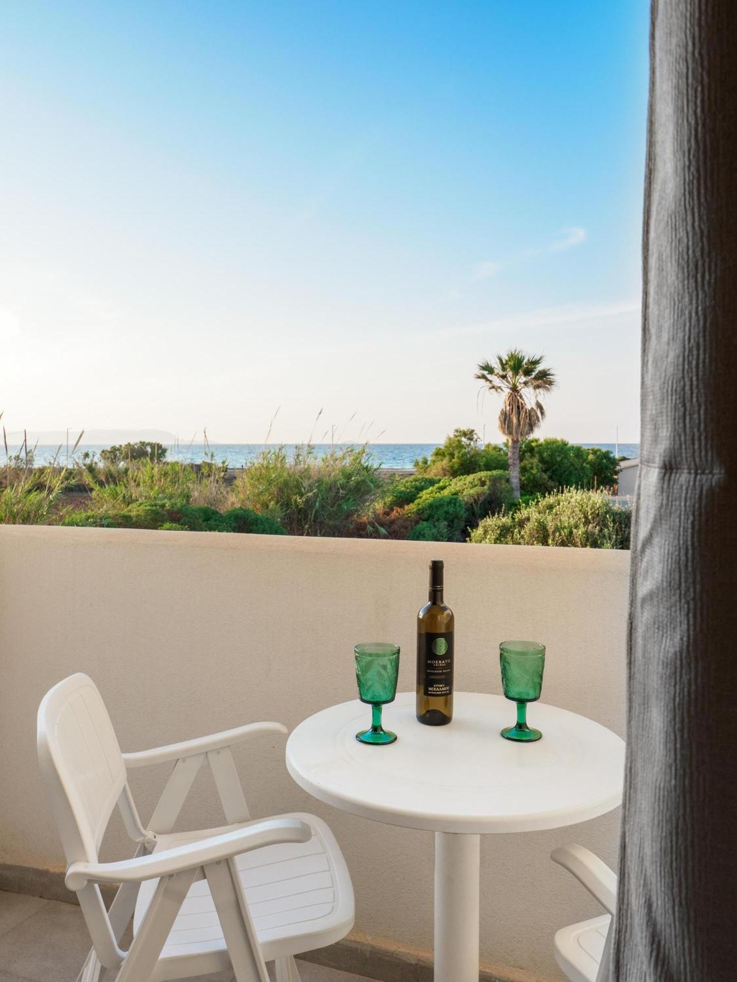 Divina Seaside Apartments By Estia Goúves Eksteriør bilde