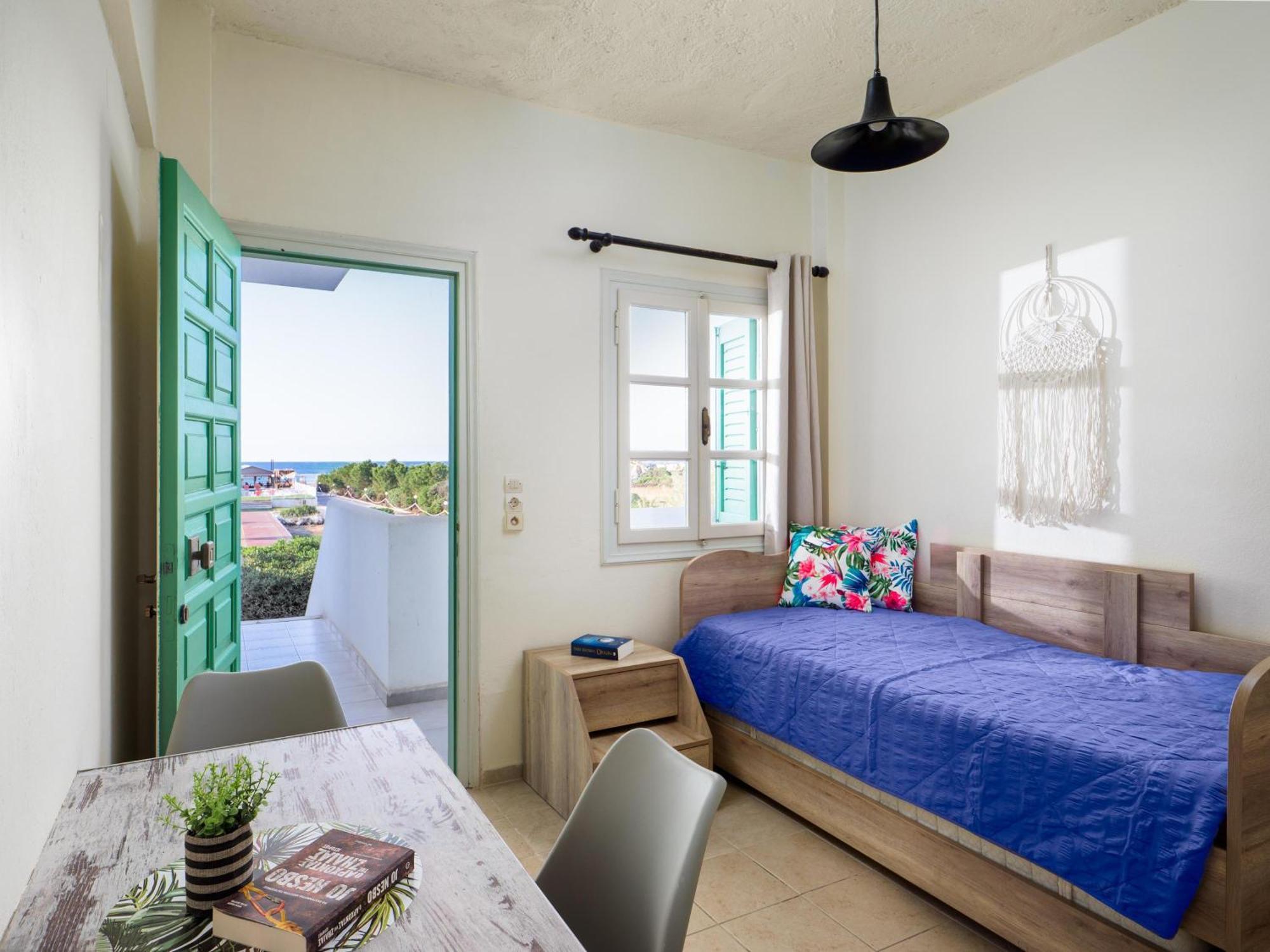 Divina Seaside Apartments By Estia Goúves Eksteriør bilde